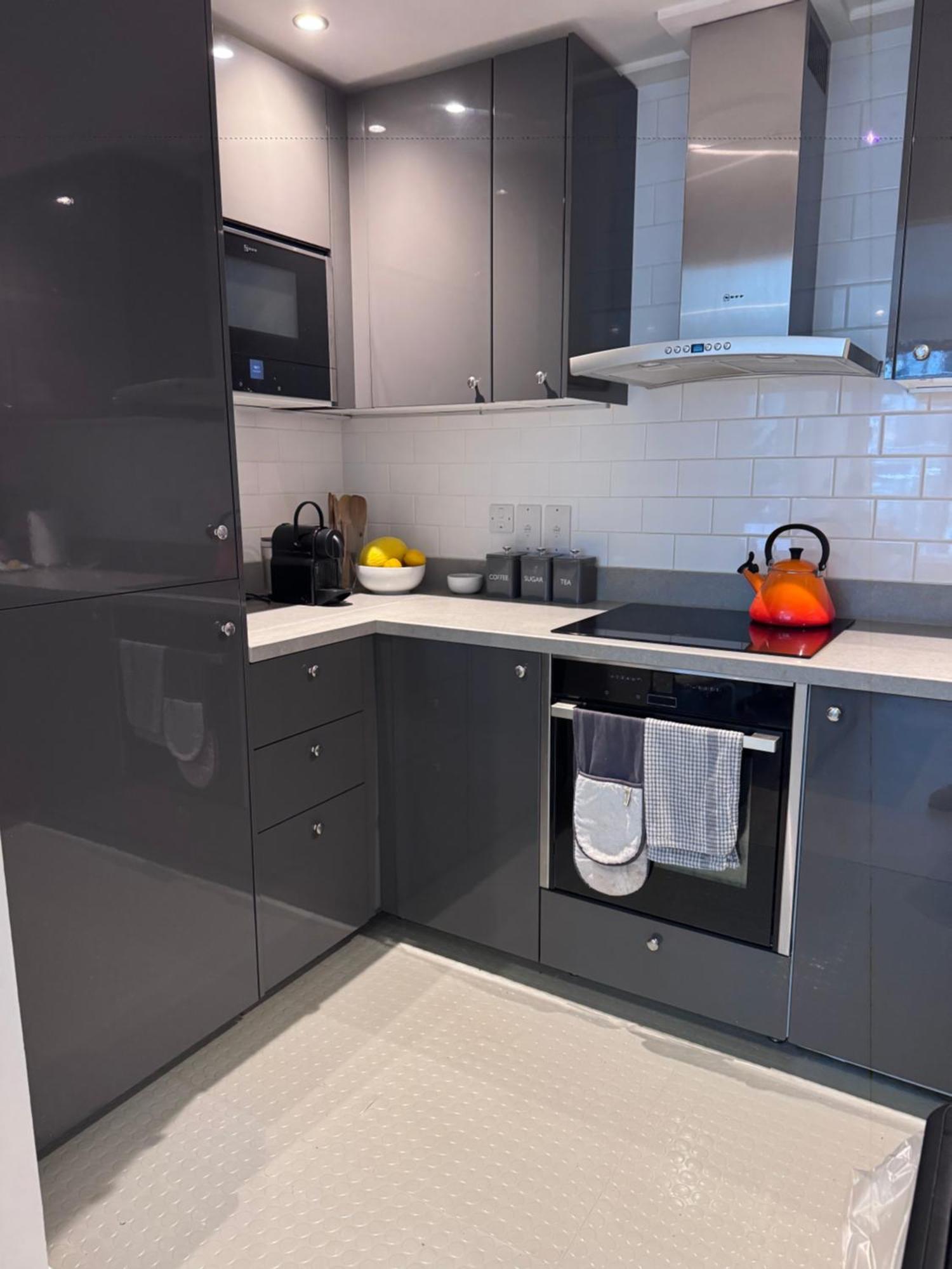 Spare In All-female 2-bedroom Flat-female Only! *