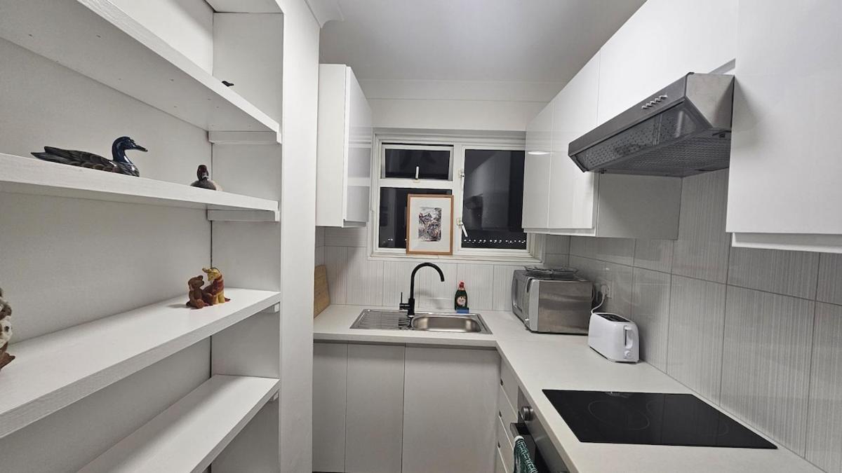 Earl's Court 2 Bed Terrace Flat Apartment