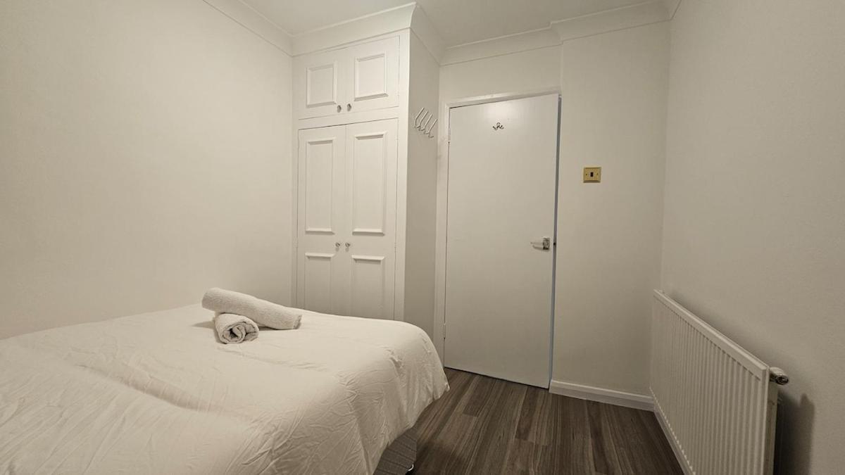 Earl's Court 2 Bed Terrace Flat London