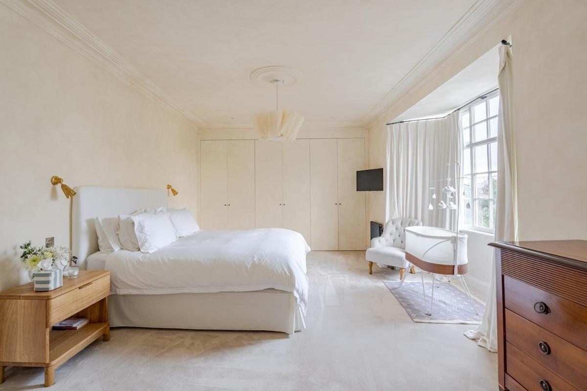 Luxury Open Plan 5 Bed House With Garden & Parking London