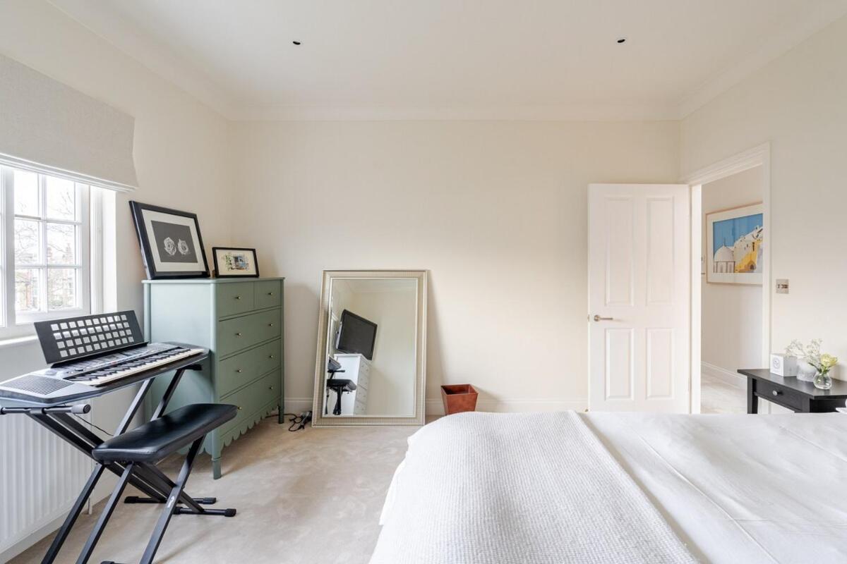 Luxury Open Plan 5 Bed House With Garden & Parking *