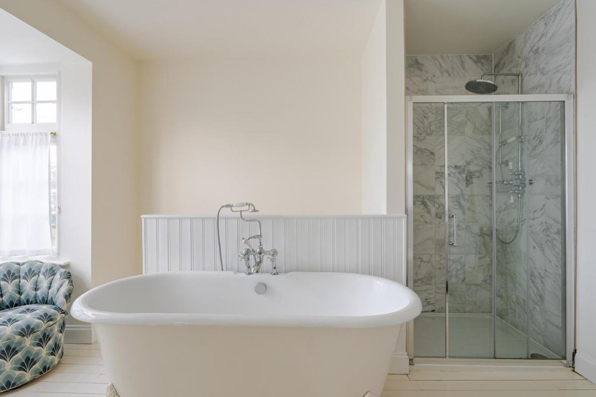 Luxury Open Plan 5 Bed House With Garden & Parking London