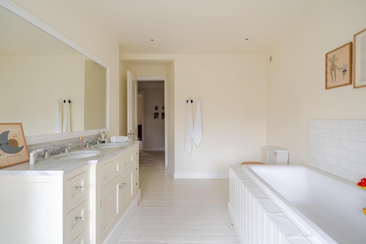 Luxury Open Plan 5 Bed House With Garden & Parking * London