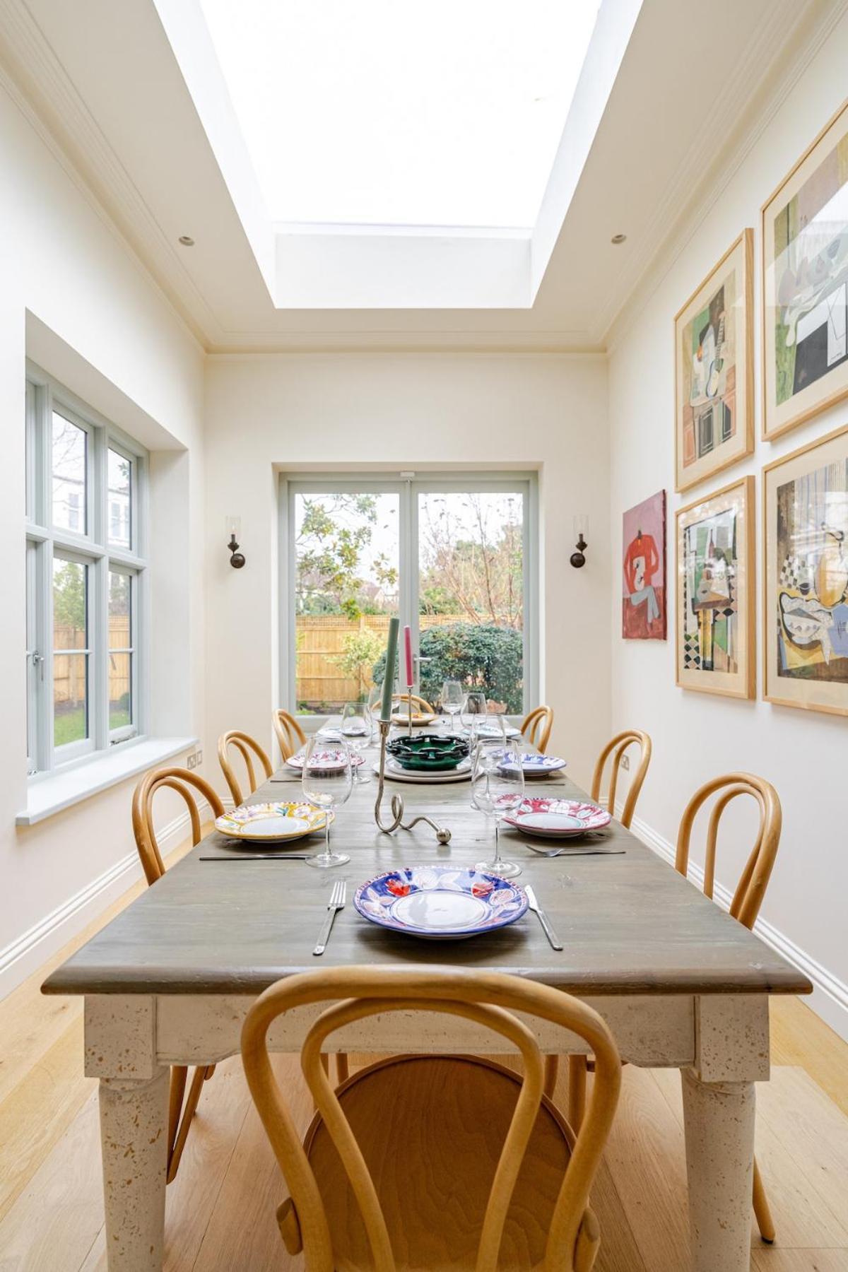 Luxury Open Plan 5 Bed House With Garden & Parking *