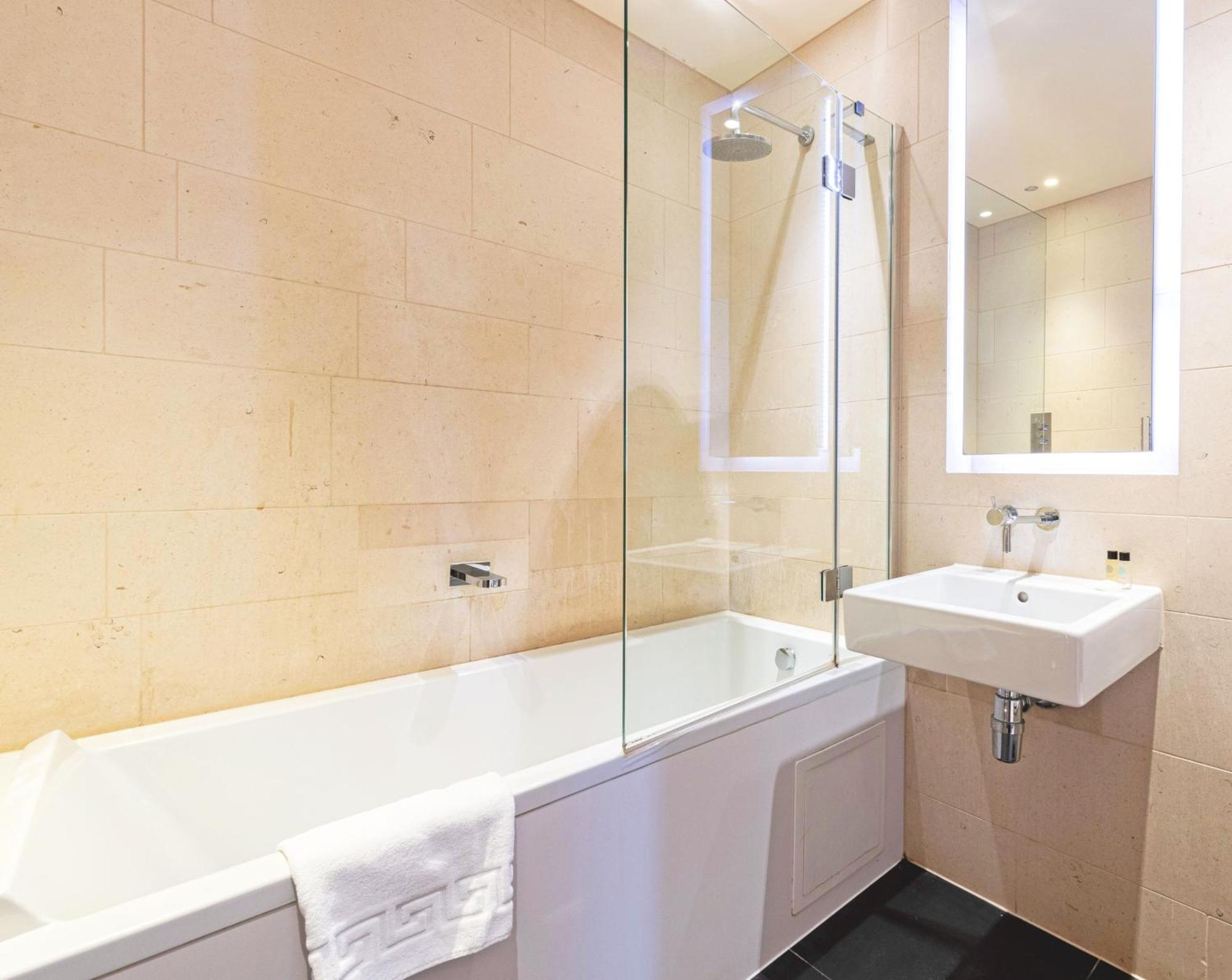 Waterloo - Modern & Spacious Near Waterloo Station Apartment *
