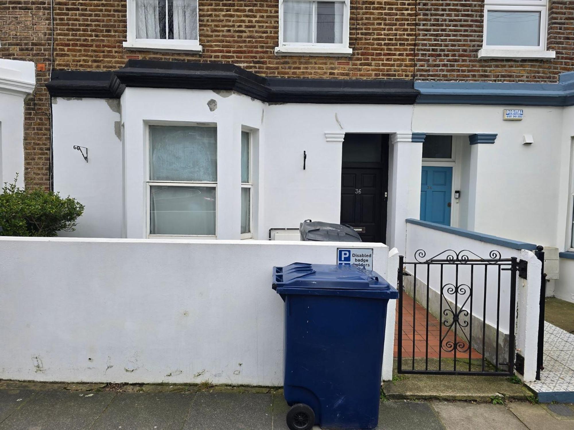 In Guest - Ground Floor Two Bedroom Flat