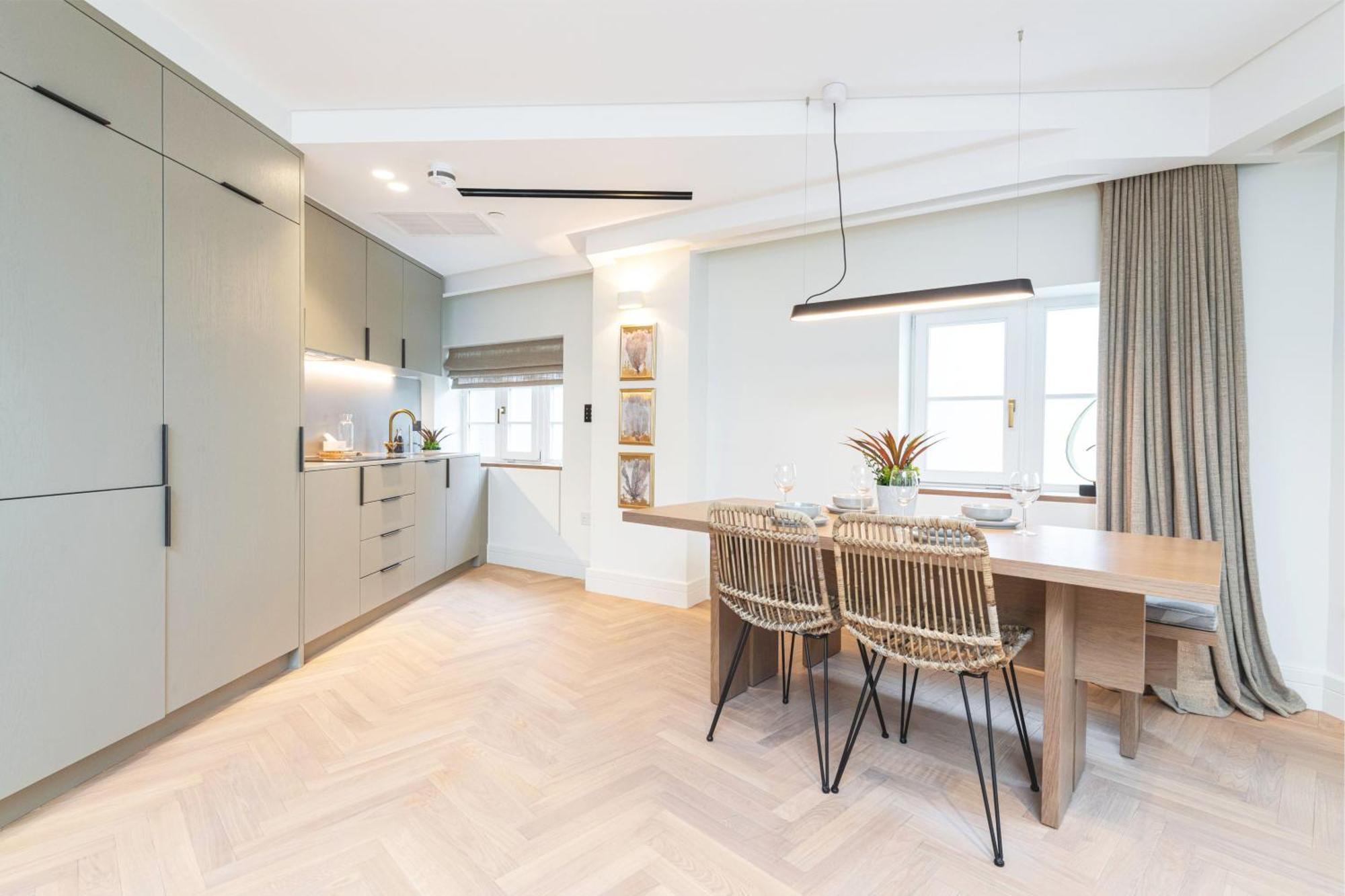 Luxury Residences In Covent Garden, Steps From The Piazza *