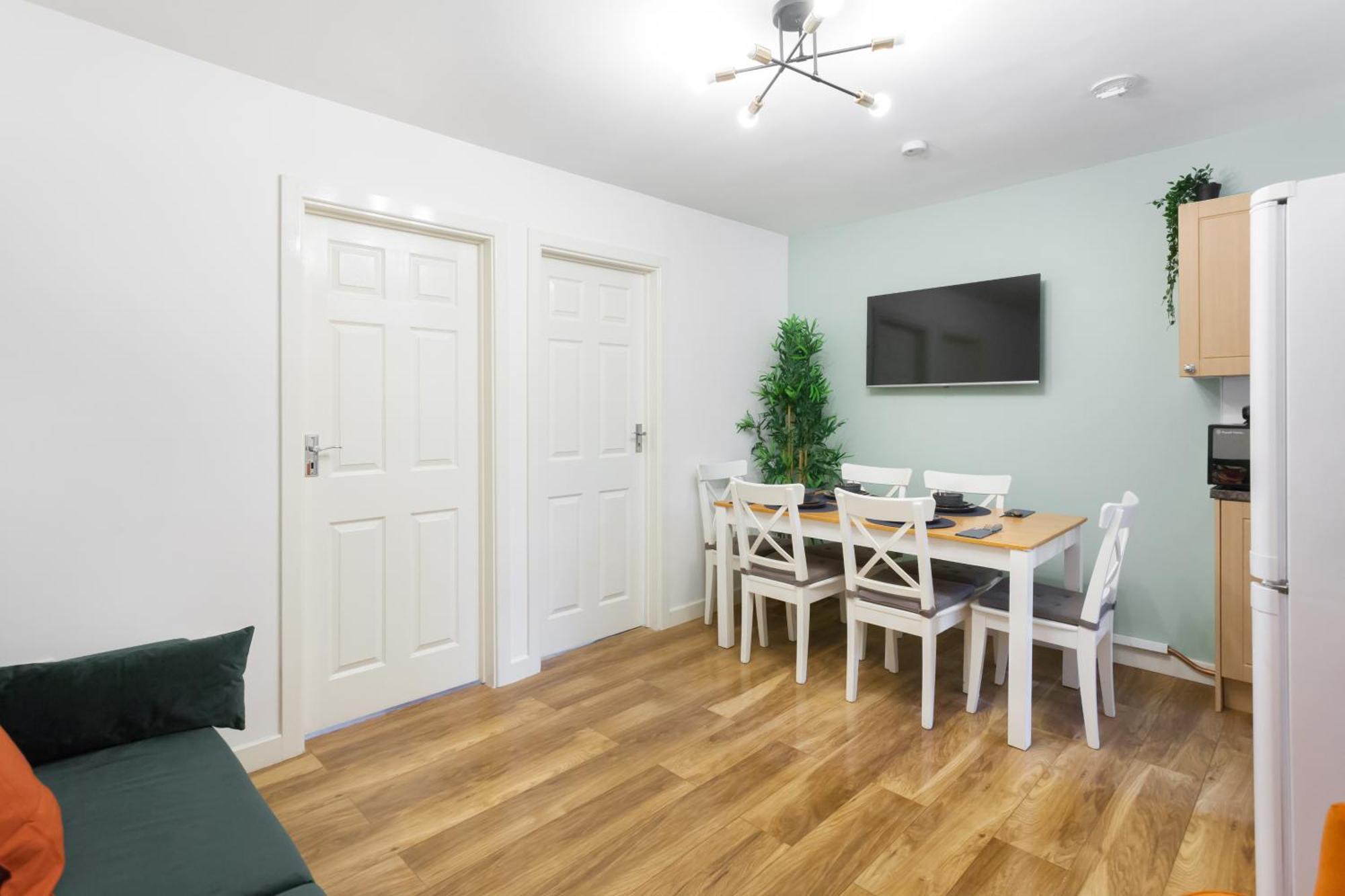 Lovely 2 Bedrooms Flat Next To The Station London