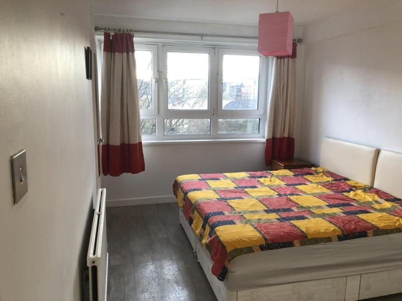 Budget Bethnal Two Bedroom Flat * London