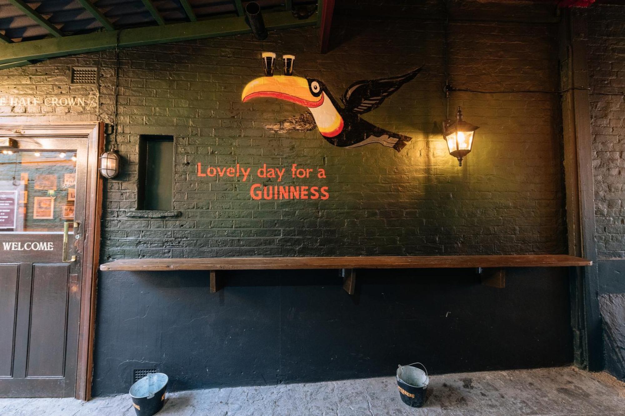 The Crown Pub & 4* Londres
