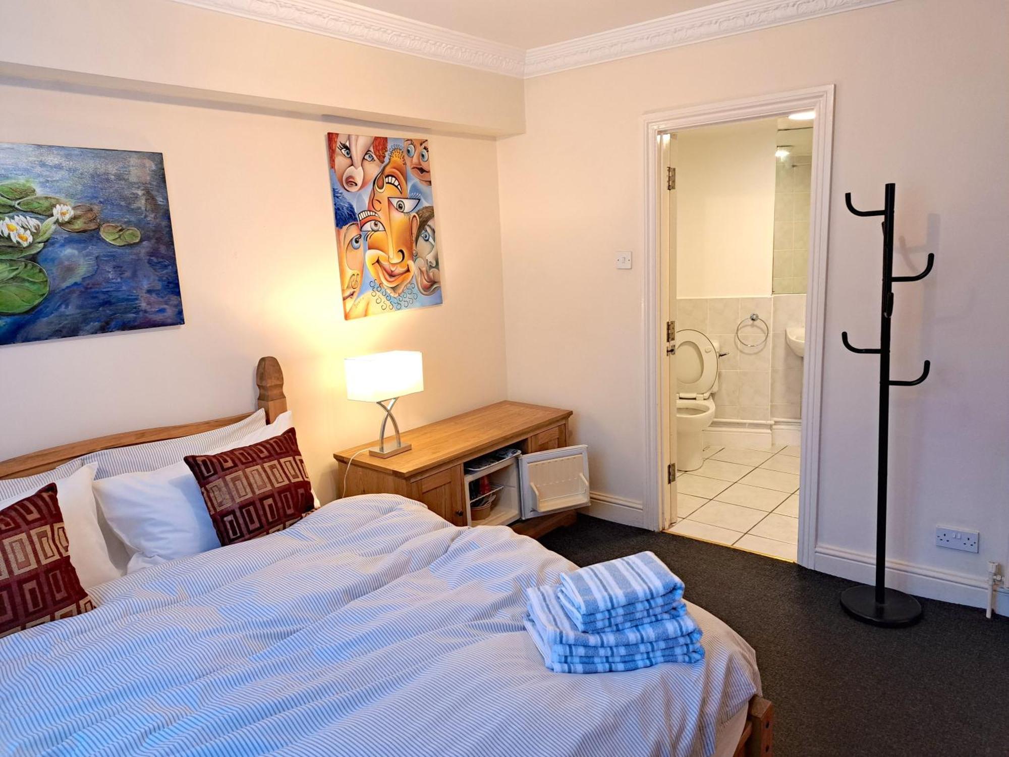 Double With Private Bathroom In Flat Centre Accommodatie bij particulieren Londen