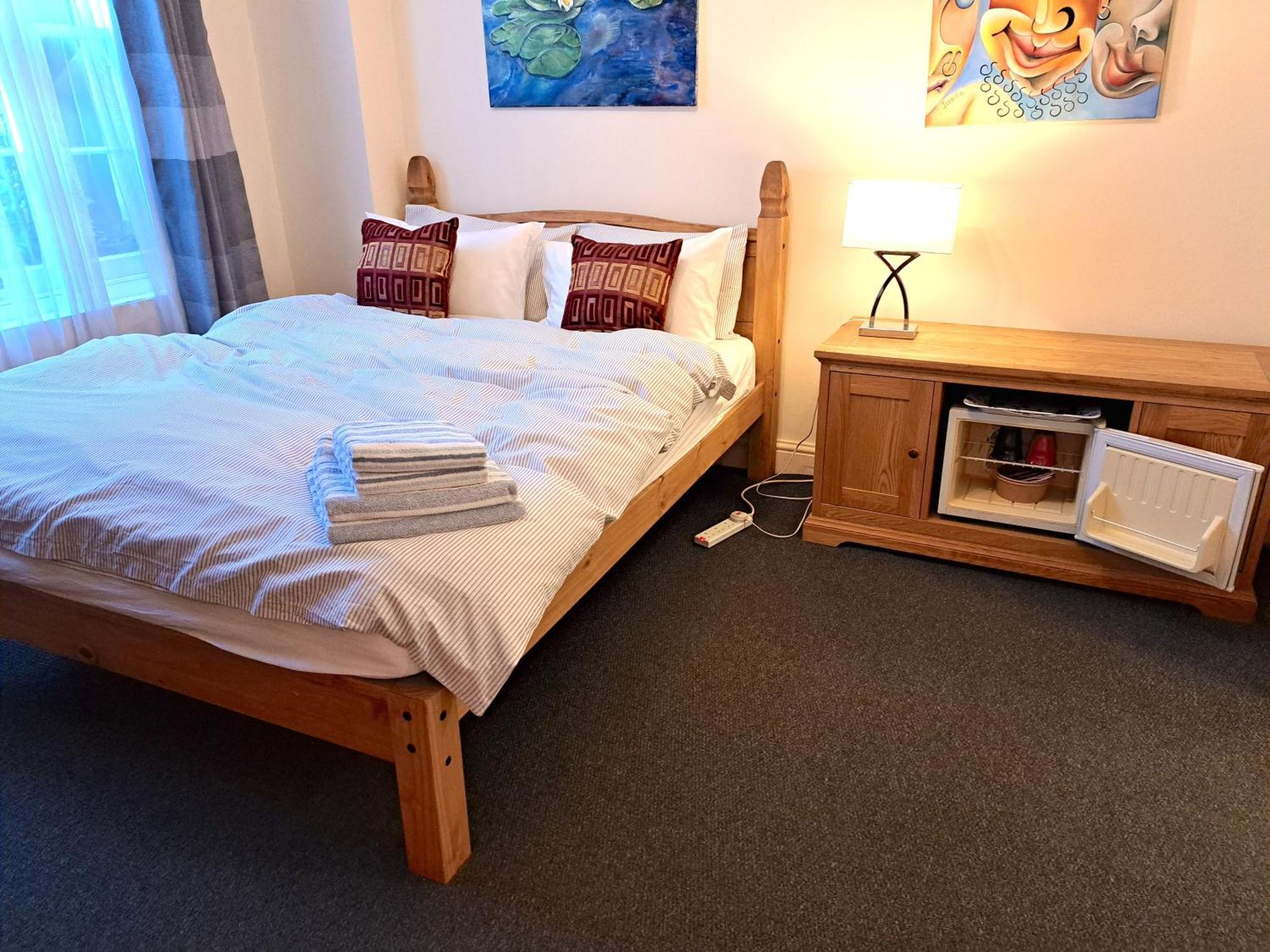 Double With Private Bathroom In Flat Centre * Londen