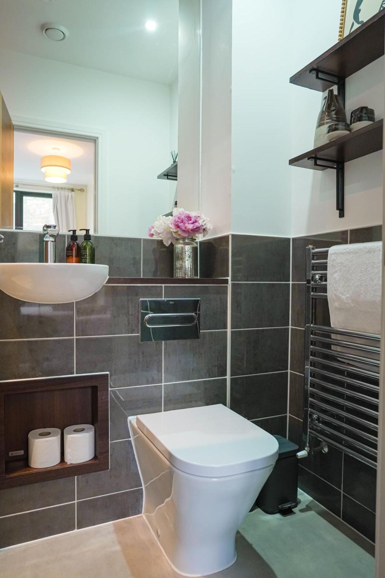 Stylish Brixton 2 Bed- 2 Bath By Pop And Brixton Village