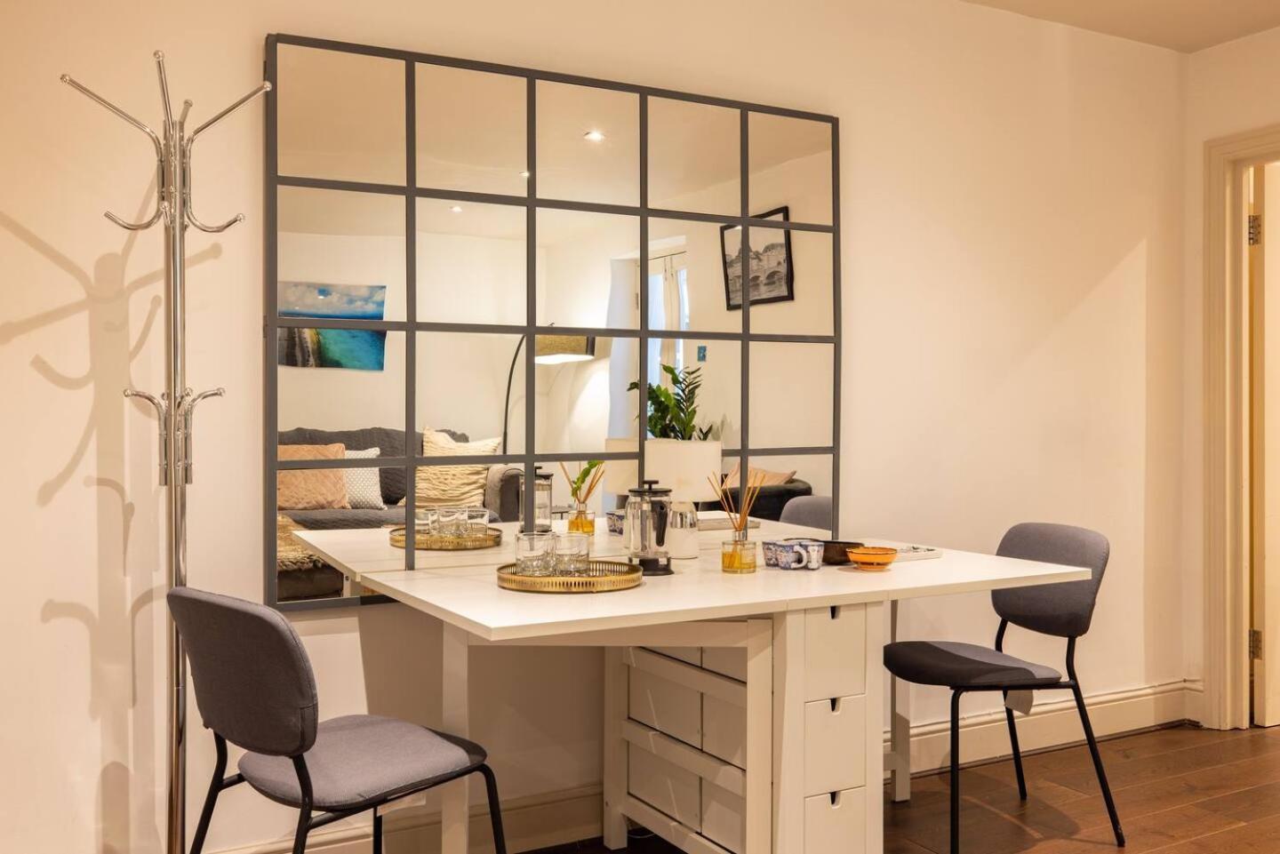 Niru Experience Serene Garden Haven Duplex * London