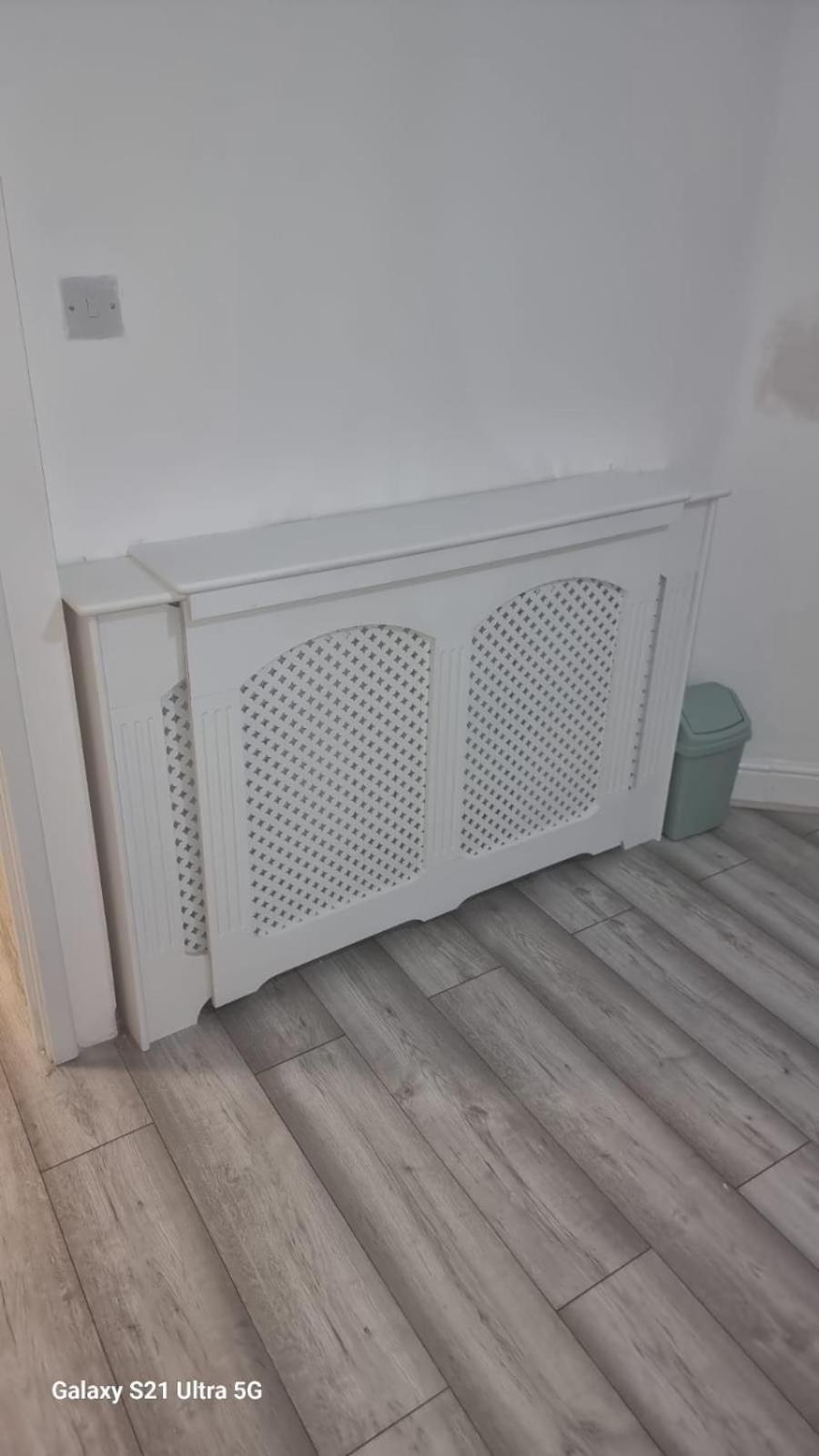 R J 2 Bedroom * London