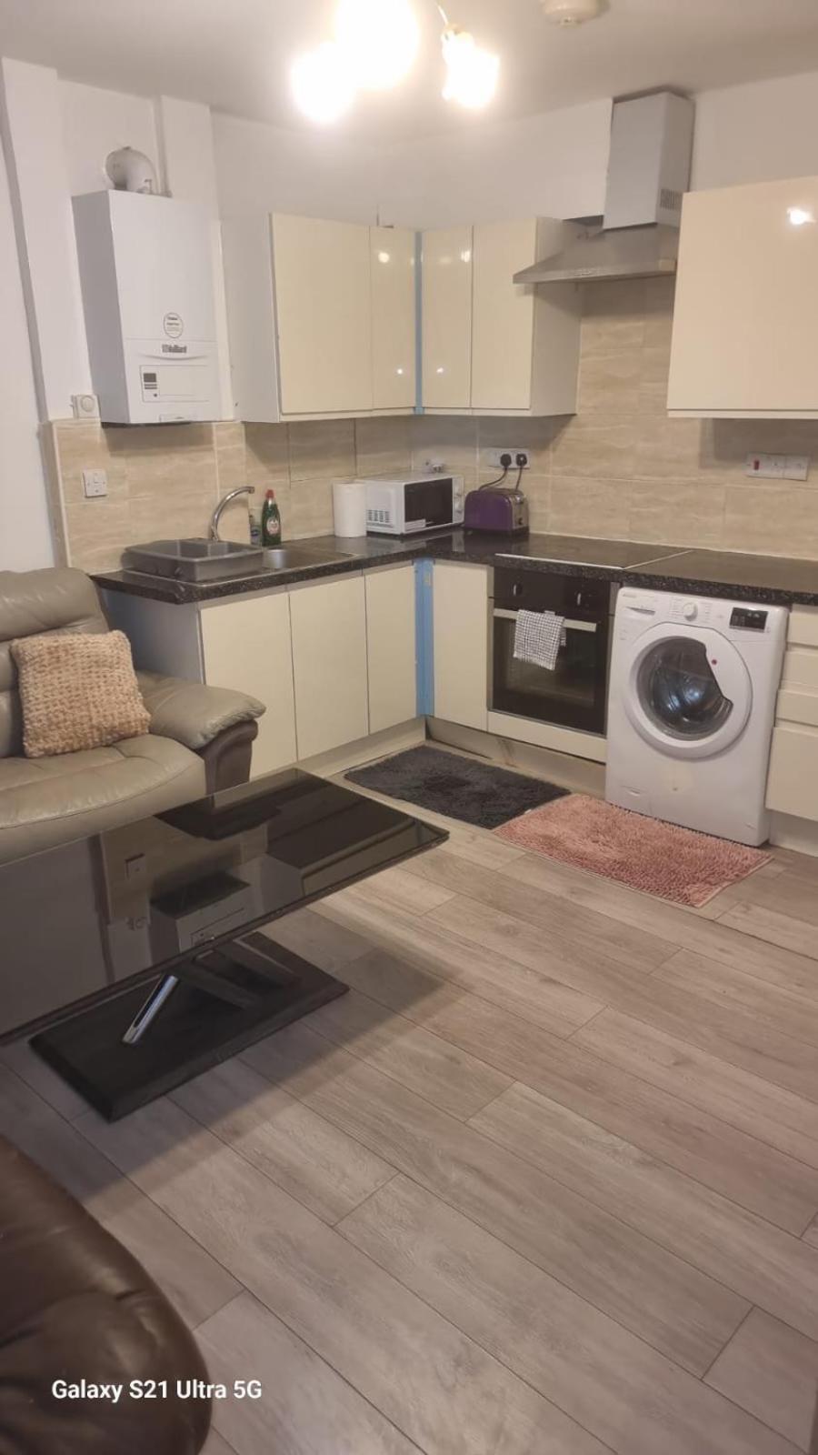 Apartment R J 2 Bedroom *