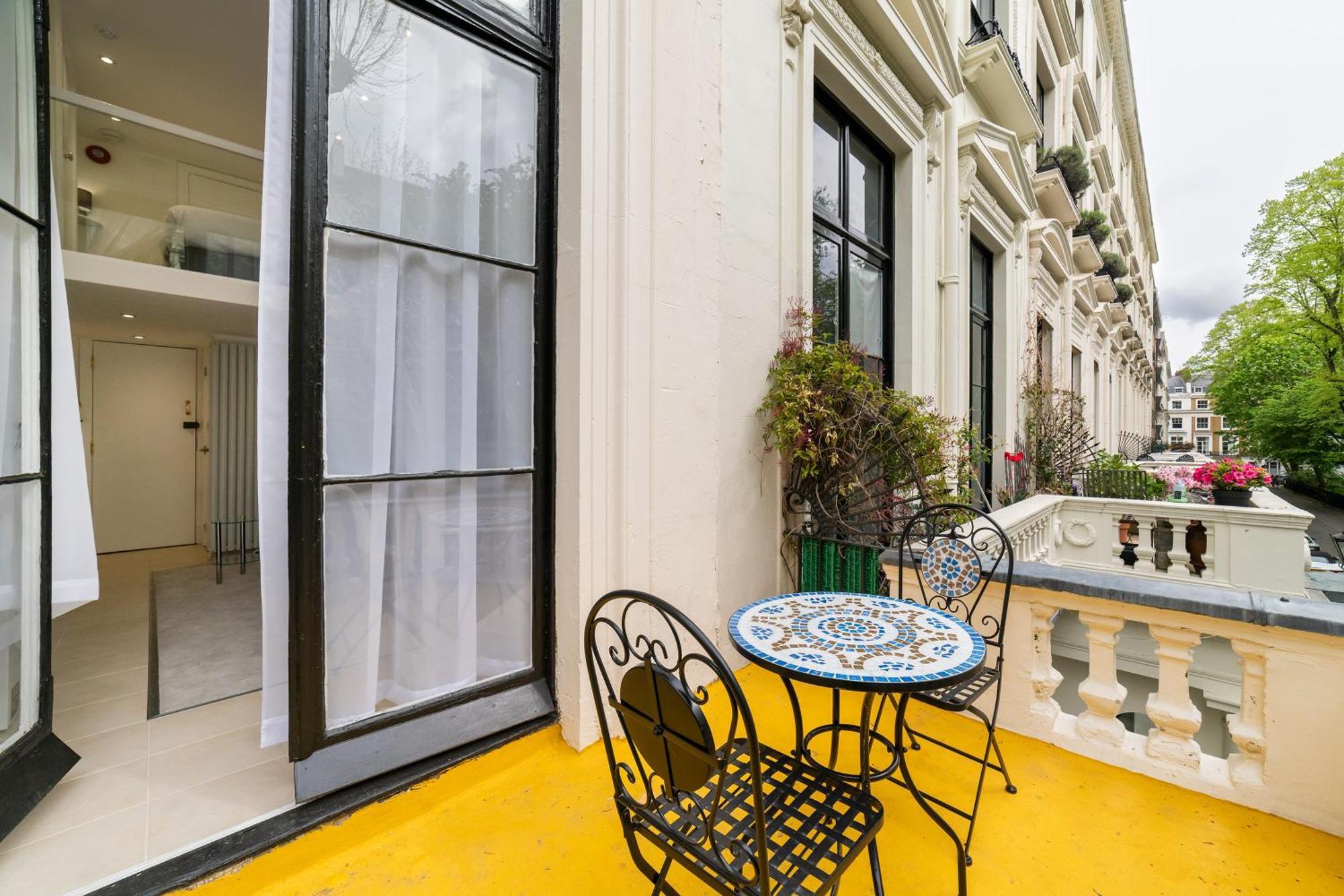Apartment By Hyde Park