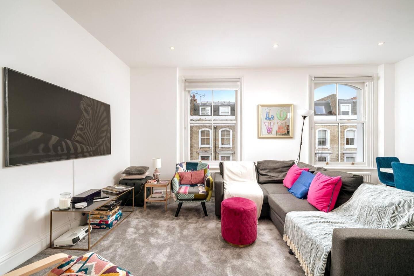 Niru Experience Pearl Of Ifield Road Appartement