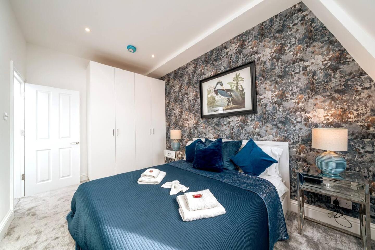 Niru Experience Pearl Of Ifield Road Appartement