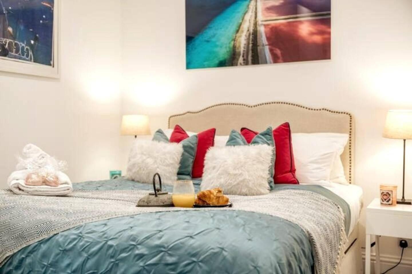 Apartment Niru Experience Pearl Of Ifield Road *