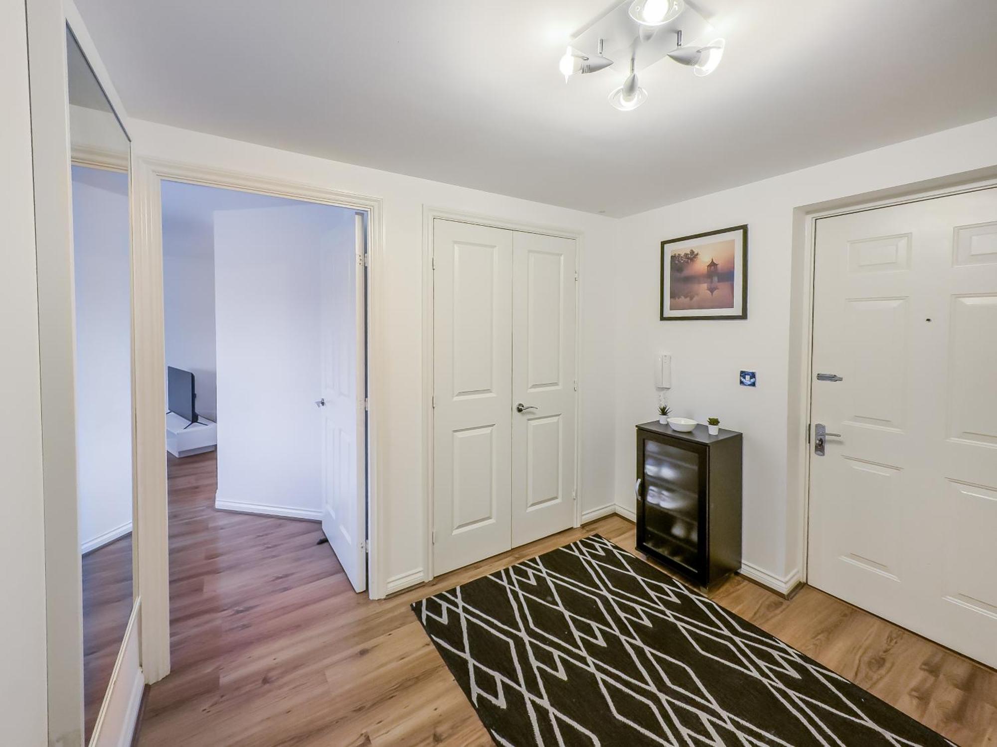 Luxurious 2bed In Canary Wharf Apartment