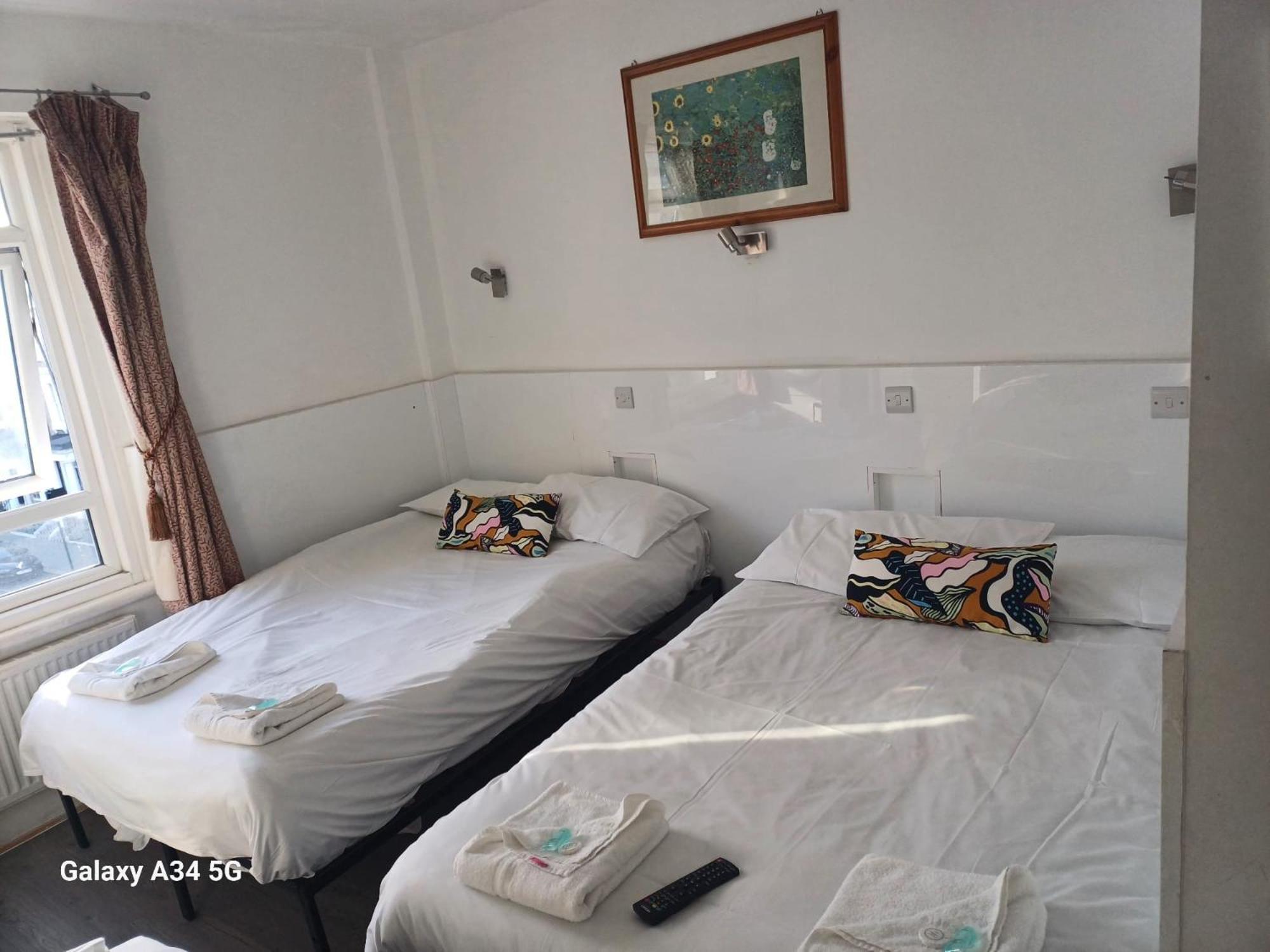 Hotel Warwick Road London