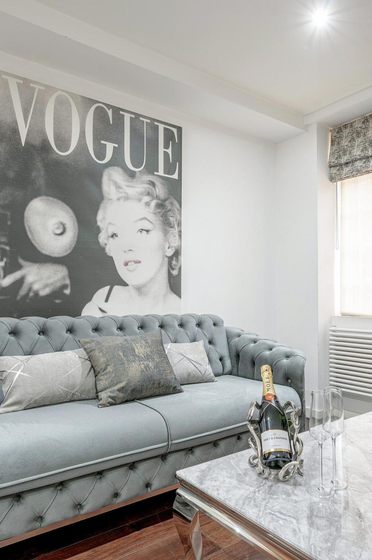 The Sloane Street Apartment *