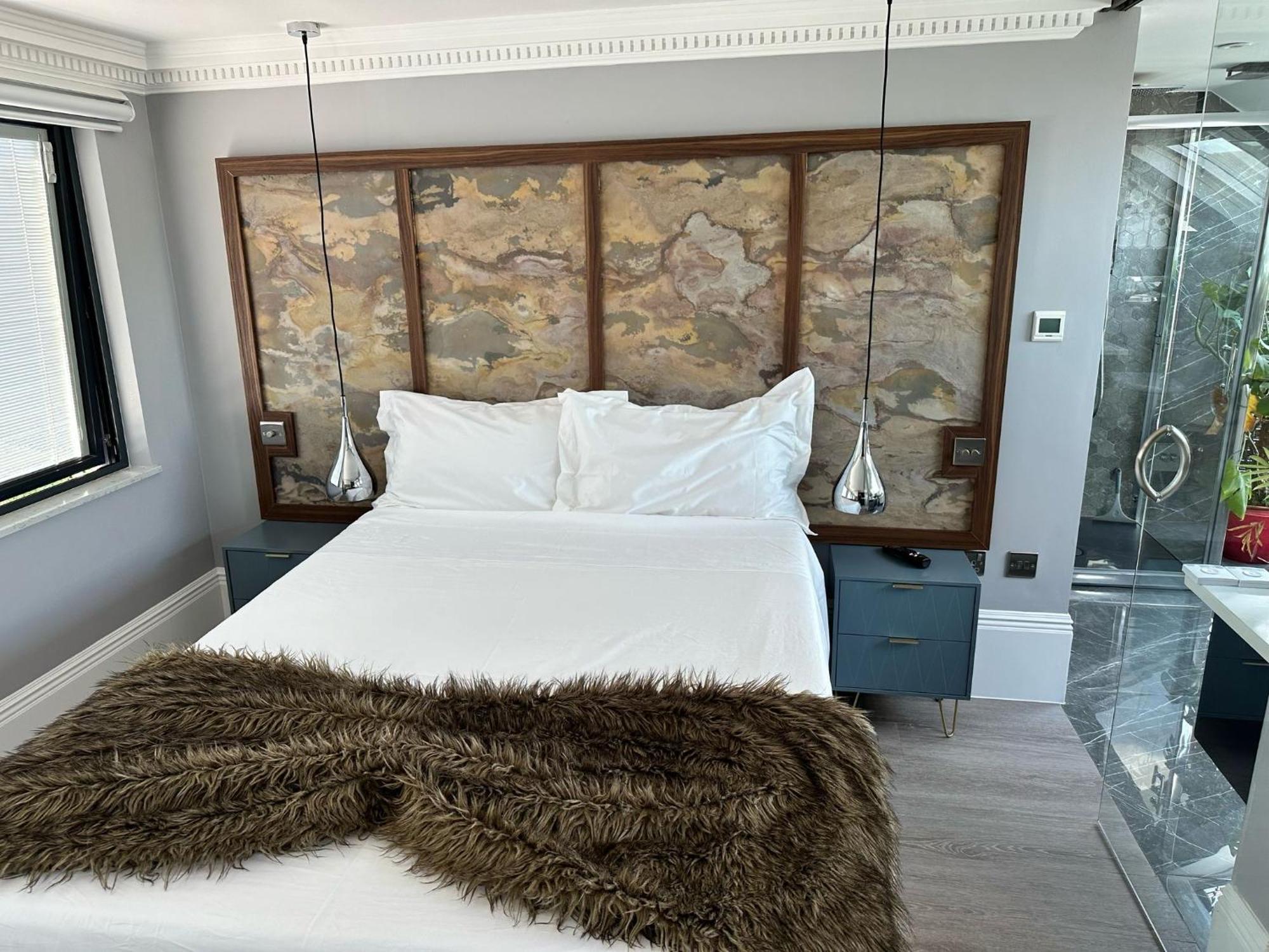 Luxury Modern With Elegance London