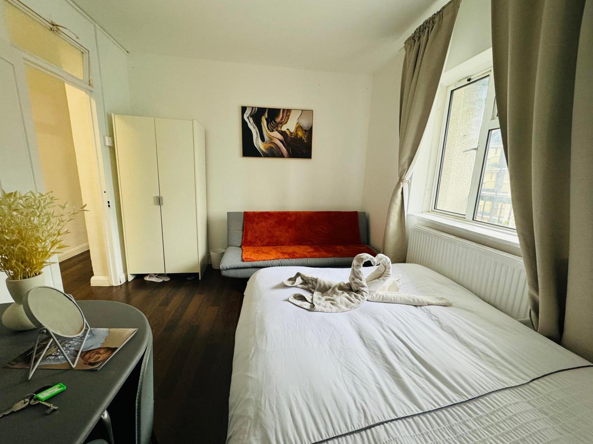Lovely 1bedroom For 6ppl In Whitechapel, 1min Away To Dlr Station *