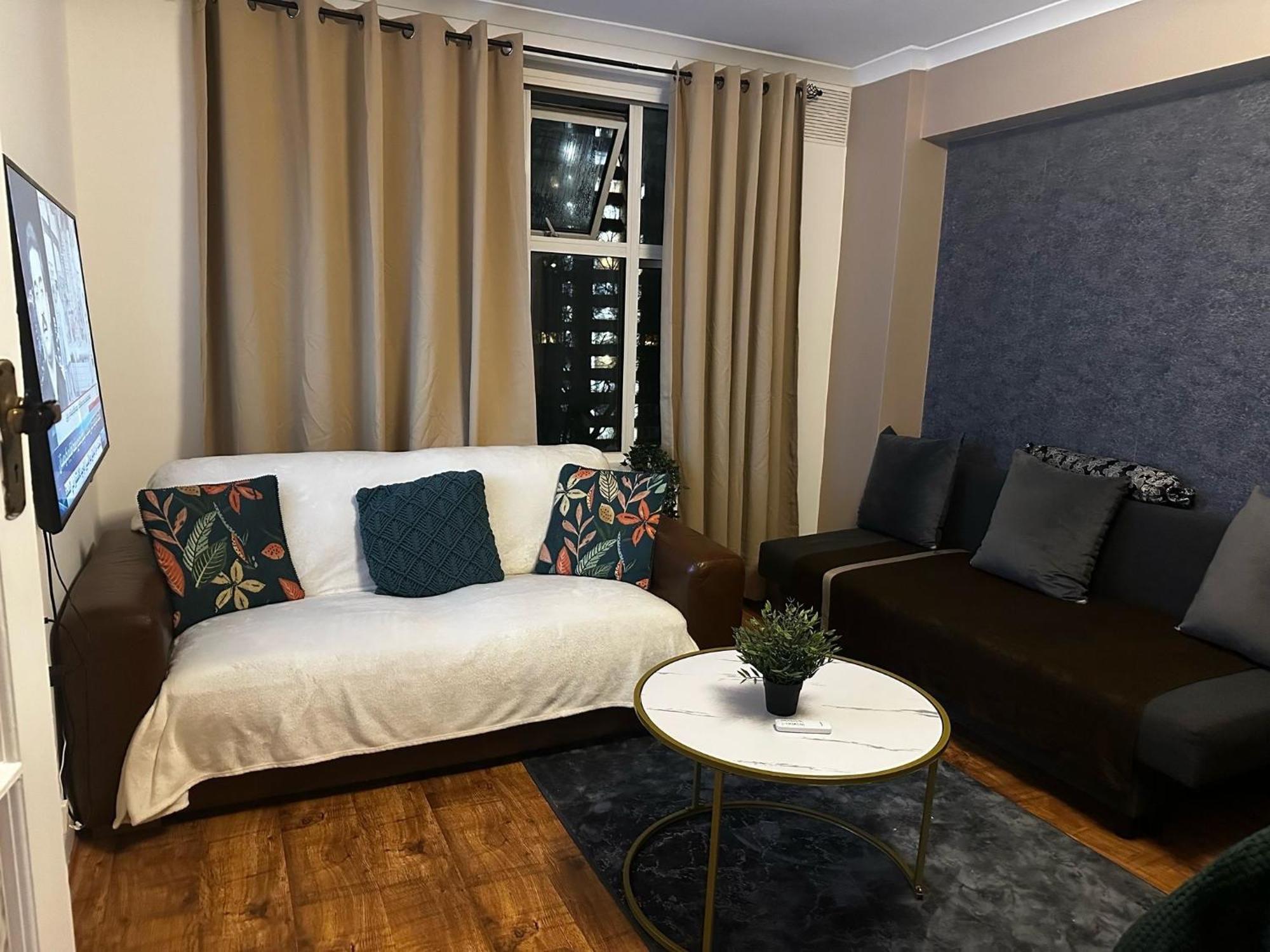 Luxury Marble Arch Fit Up To 4 Guests Apartment *