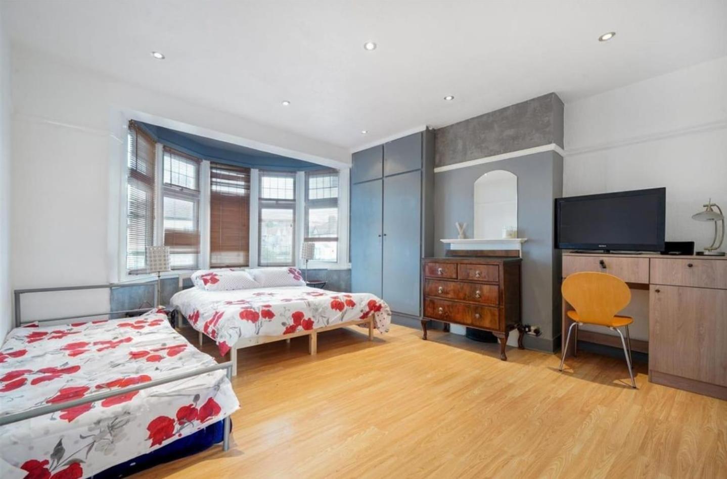 Lennox Gardens Nw10 Homestay *