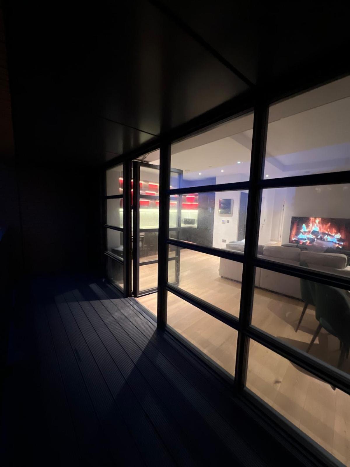 Modern Two Bedroom Appartement