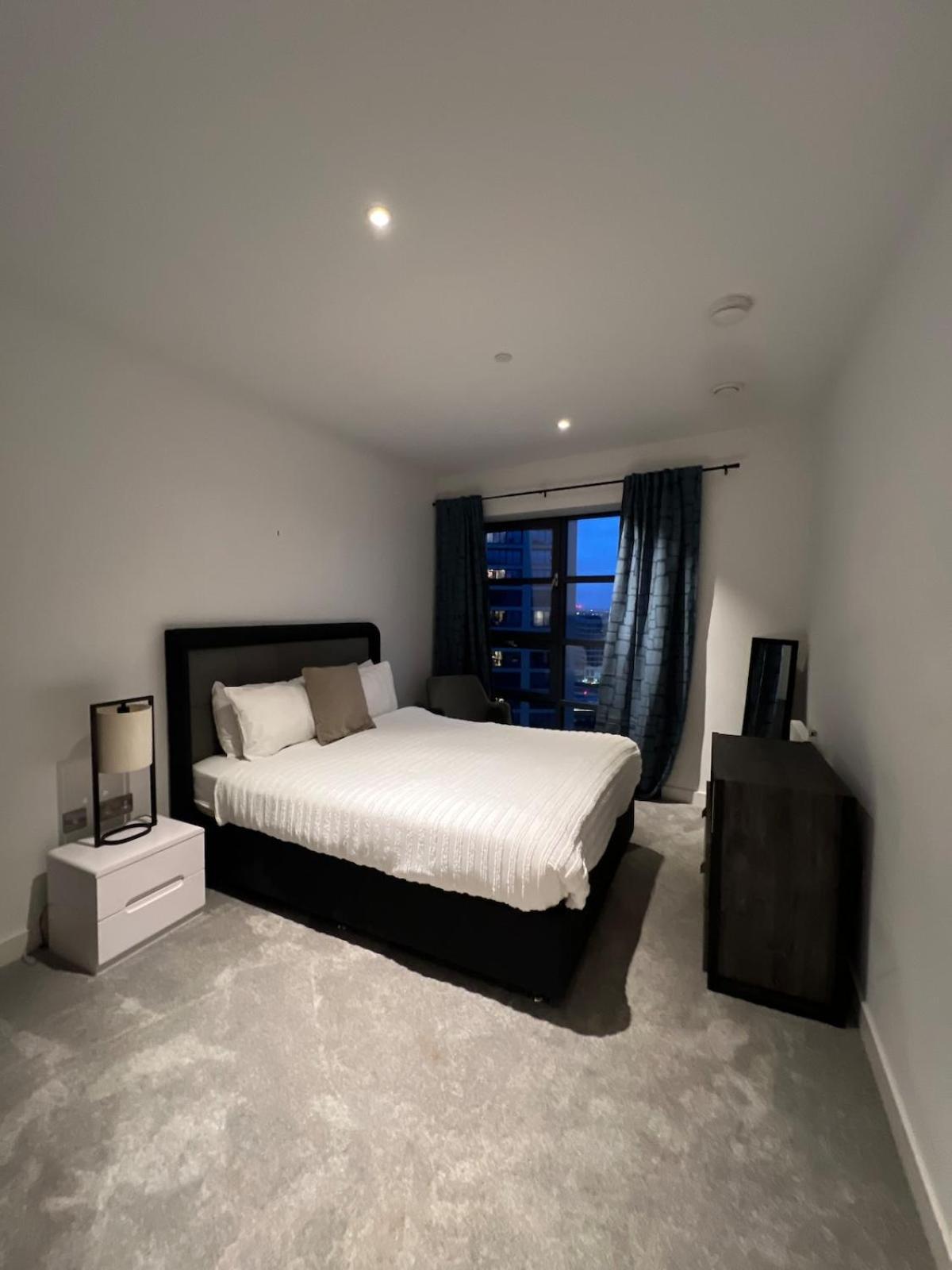 Modern Two Bedroom Appartement *