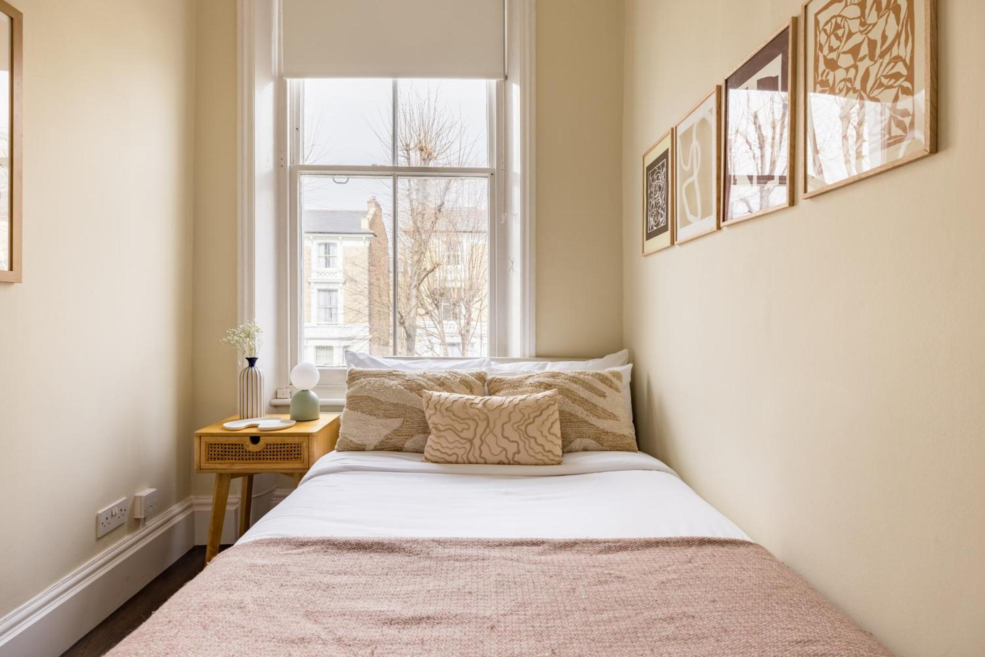 The Notting Hill Base - Charming 2bdr With Balcony Apartment London