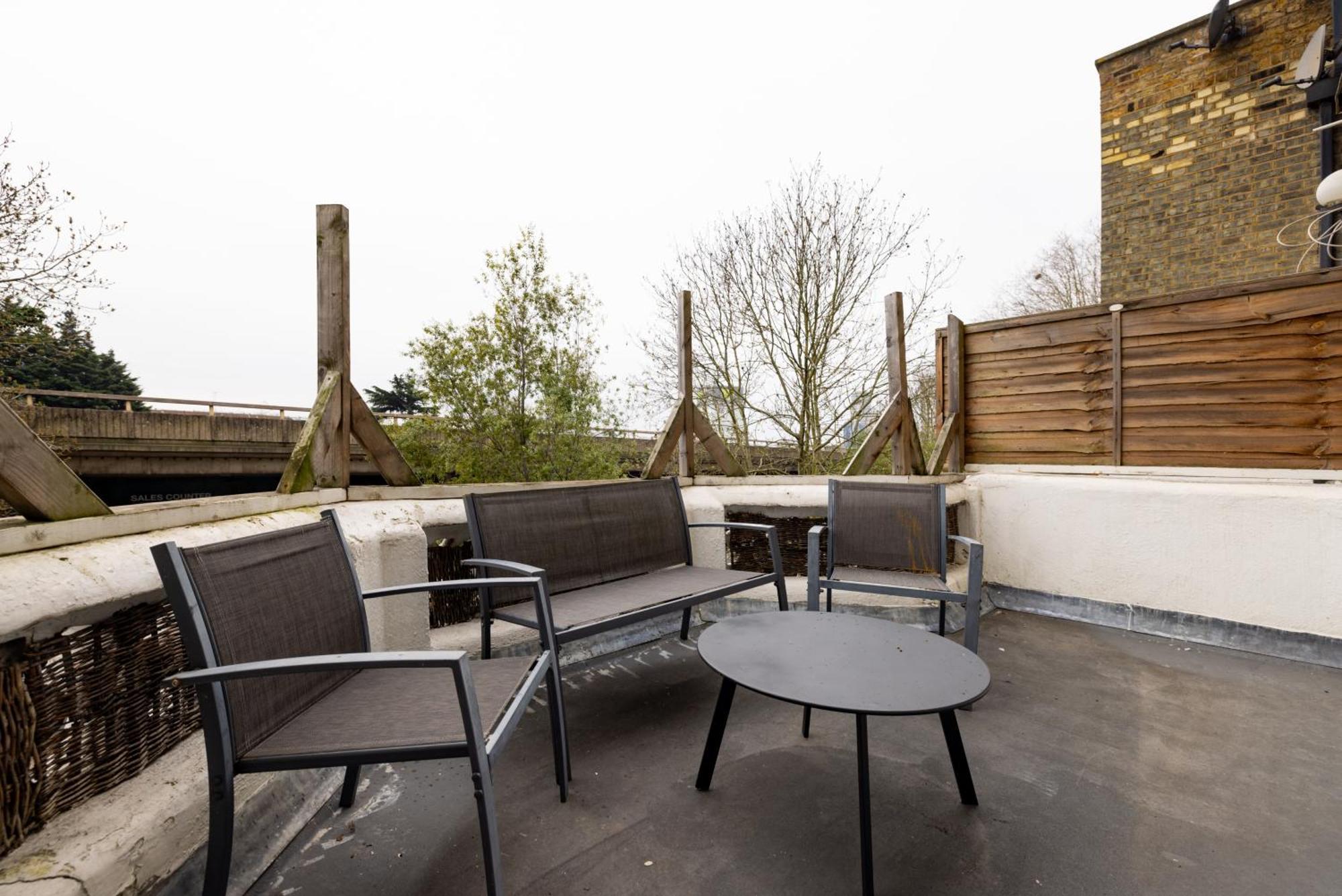 The Notting Hill Base - Charming 2bdr With Balcony Apartment