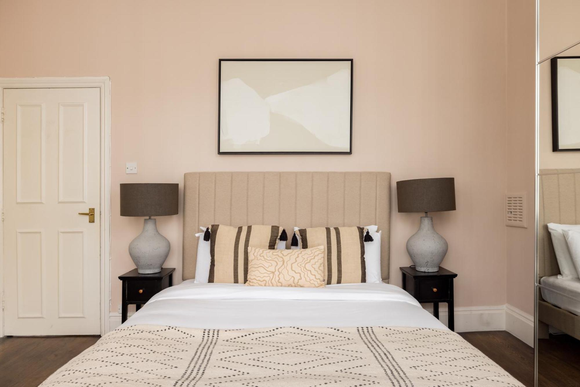 The Notting Hill Base - Charming 2bdr With Balcony *