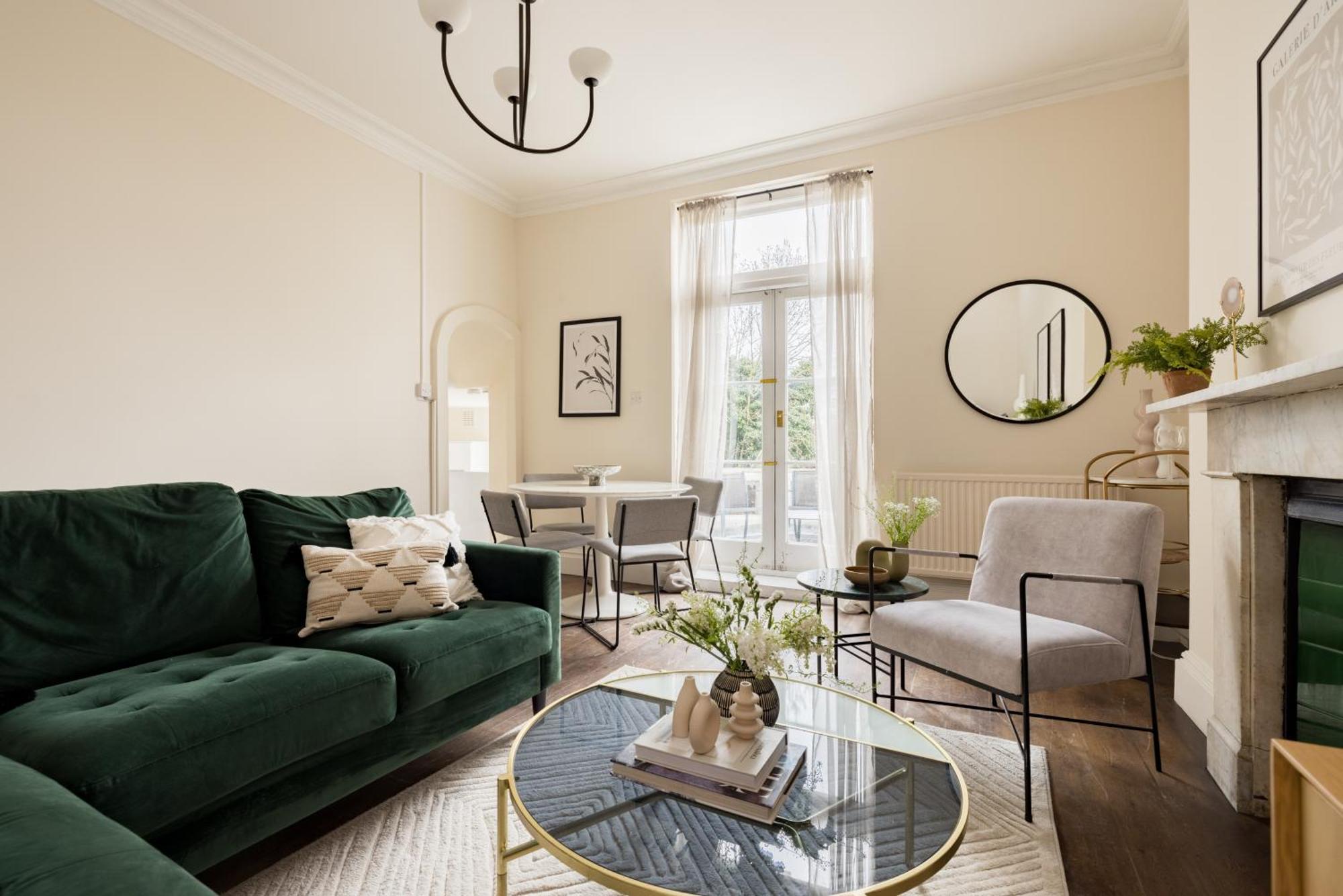 The Notting Hill Base - Charming 2bdr With Balcony * London