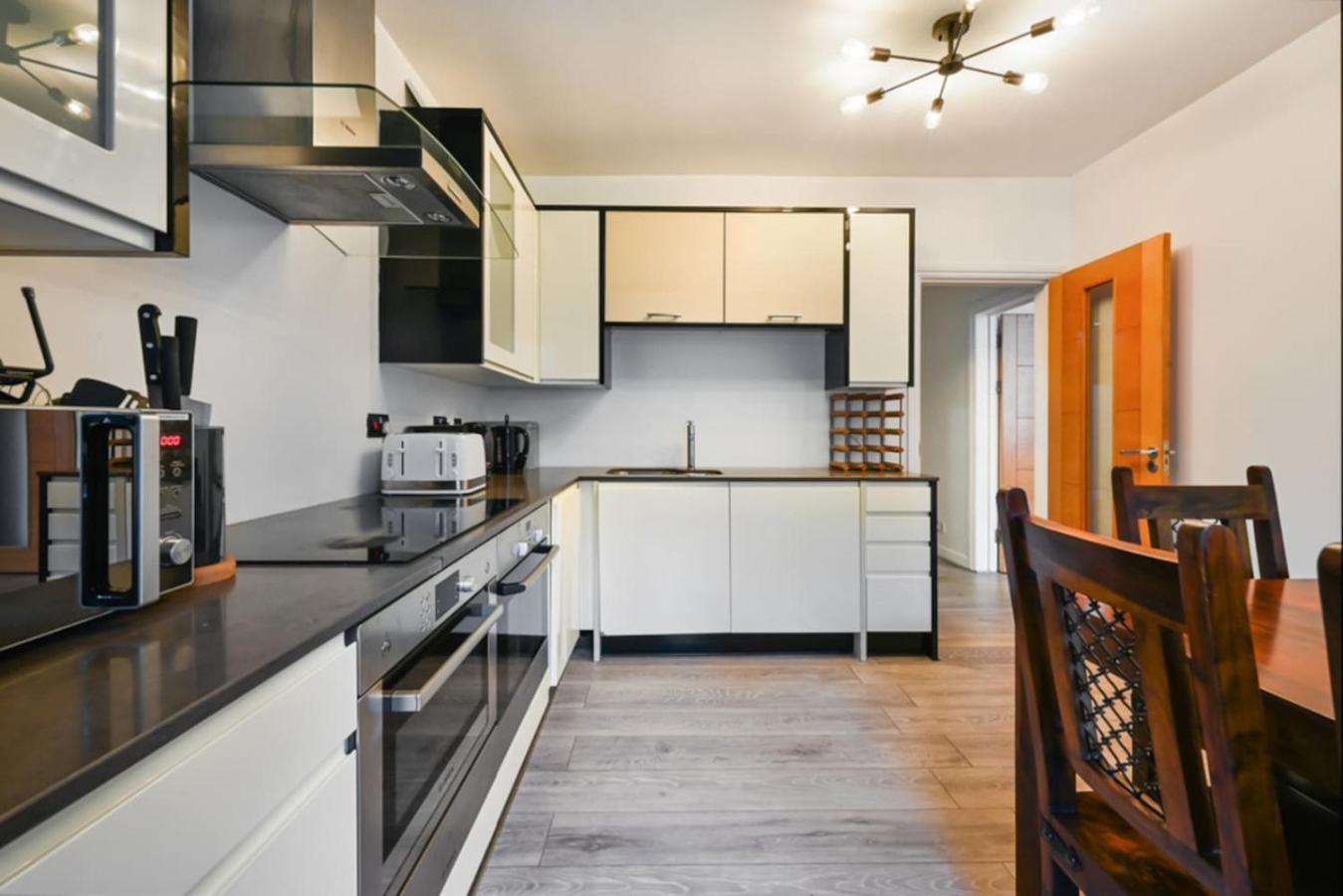 Charming 3br By Redcliffe Gdns Сasa de vacaciones *