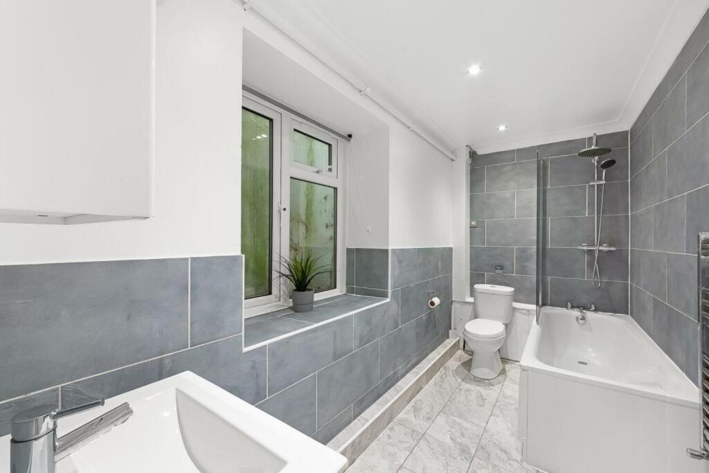 Cosy Split-level 3br Flat In Crystal Palace London