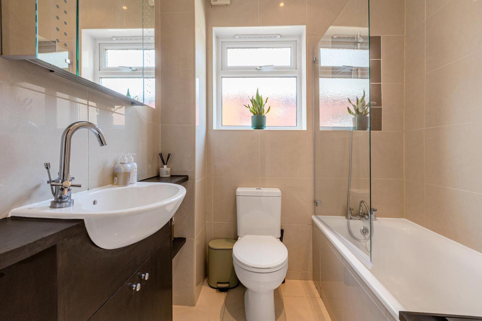Elegant 1br With Garden Near Neasden Station * London