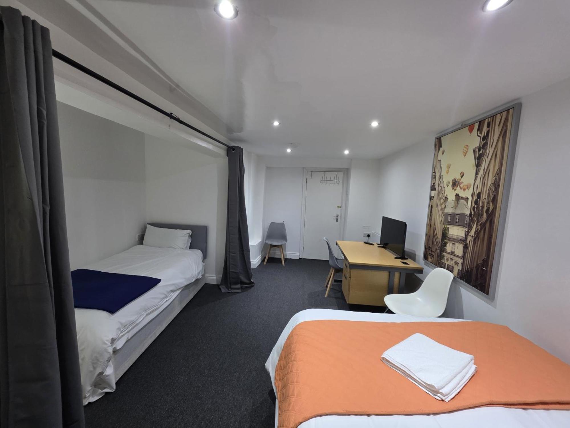 Apartment Spacious 3-bedroom Near Stratford, 1 Minute From Train Station