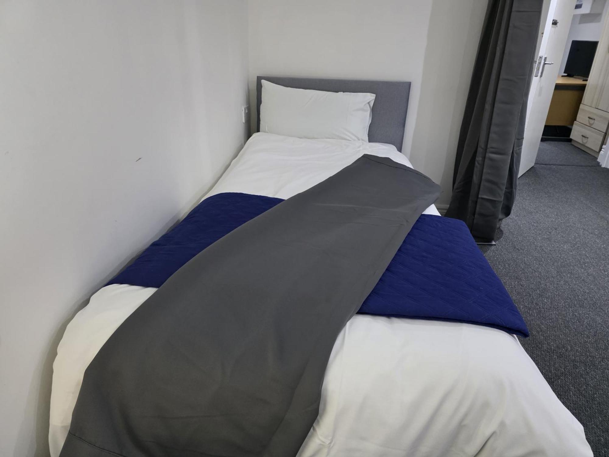 Spacious 3-bedroom Near Stratford, 1 Minute From Train Station * London
