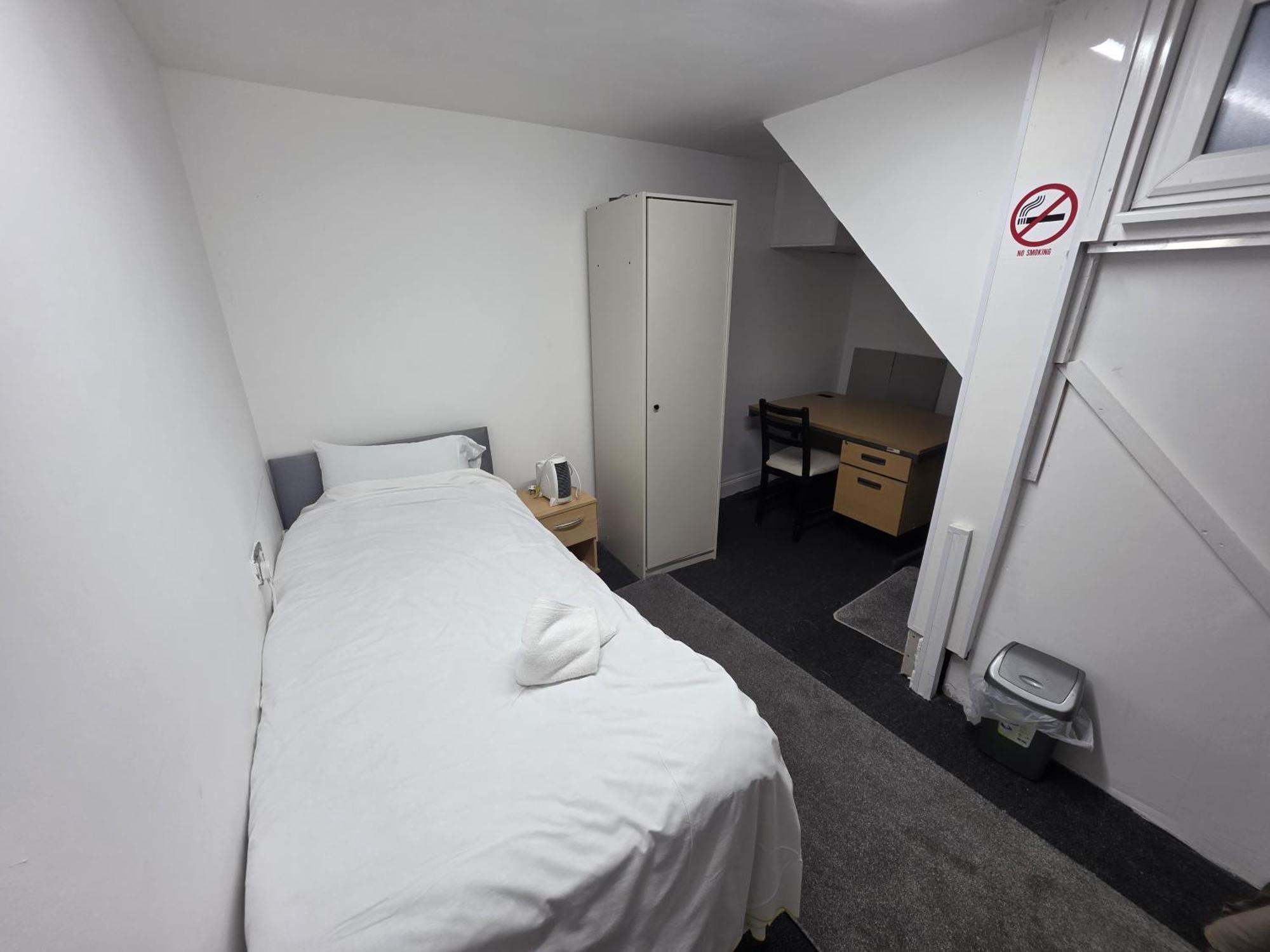 Spacious 3-bedroom Near Stratford, 1 Minute From Train Station * London