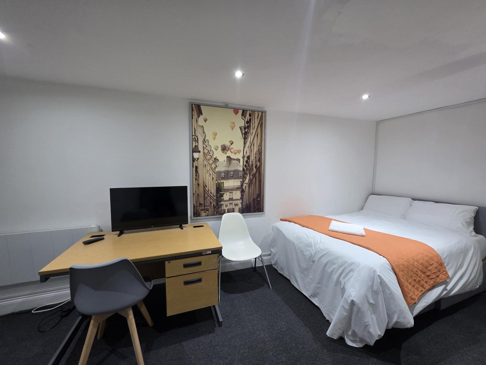 Spacious 3-bedroom Near Stratford, 1 Minute From Train Station London