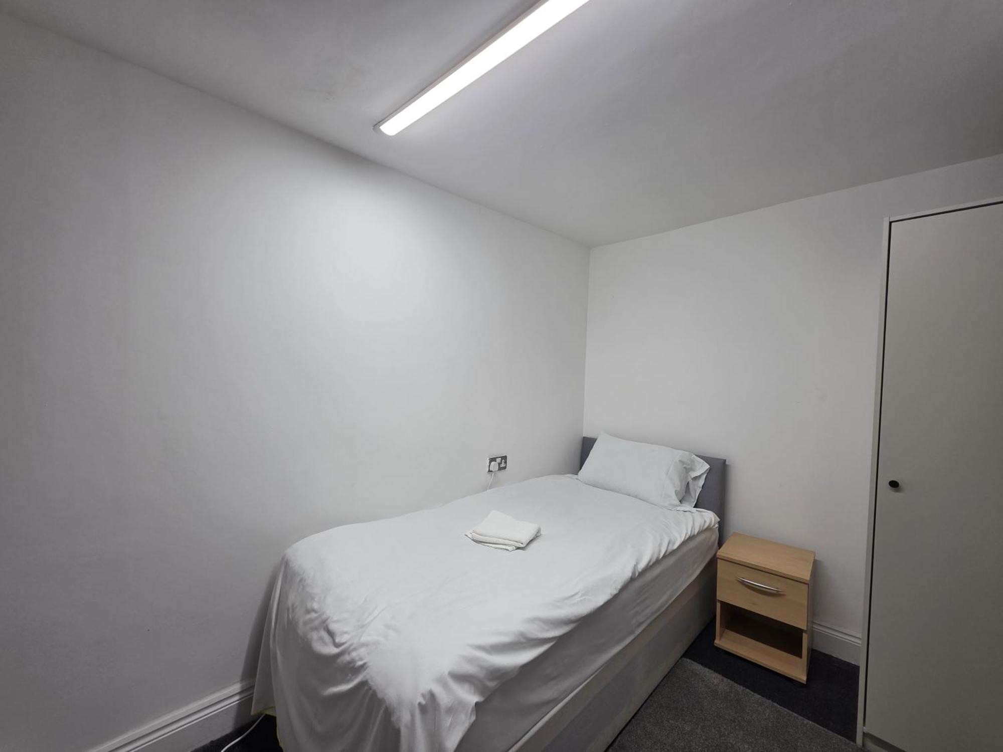 Spacious 3-bedroom Near Stratford, 1 Minute From Train Station Apartment London