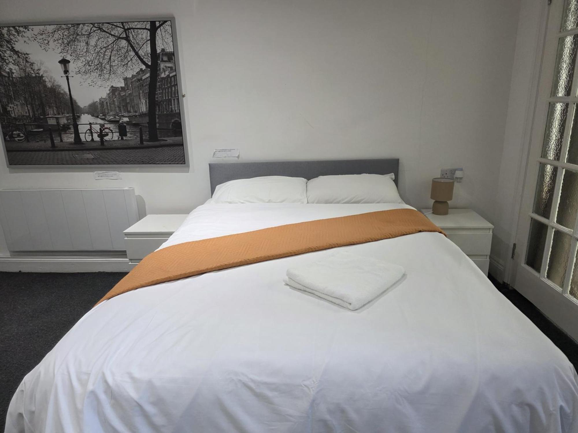 Spacious 3-bedroom Near Stratford, 1 Minute From Train Station London