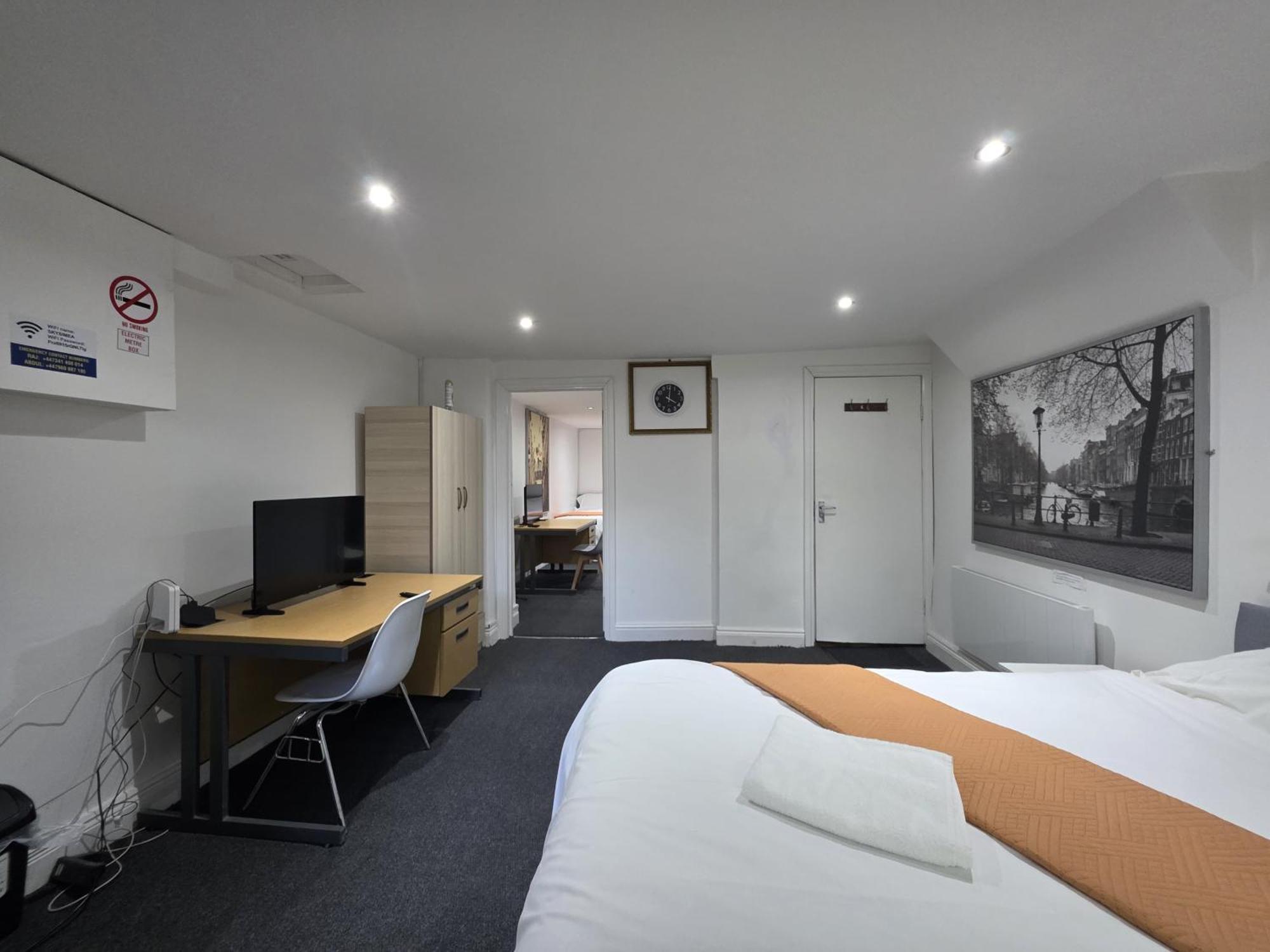 Apartment Spacious 3-bedroom Near Stratford, 1 Minute From Train Station