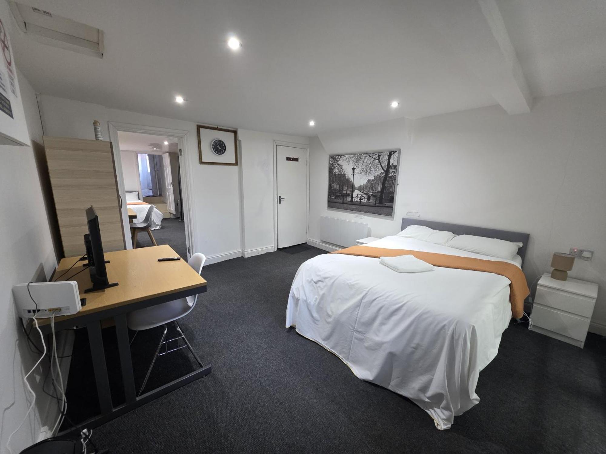 Spacious 3-bedroom Near Stratford, 1 Minute From Train Station London