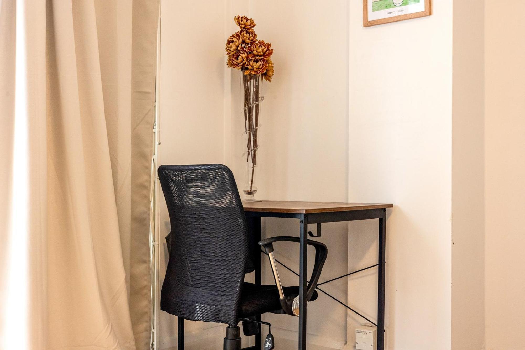 Sunny 1br Gem Near Canary Wharf With Parking Apartment