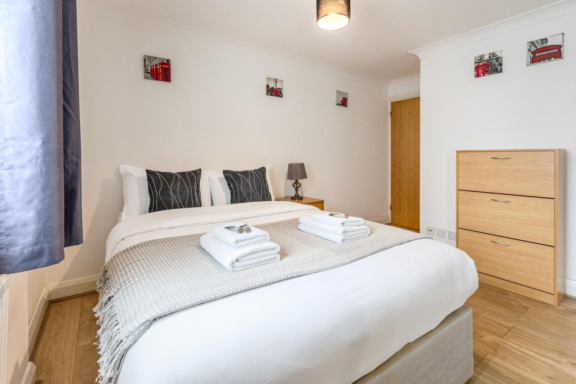 Sunny 1br Gem Near Canary Wharf With Parking *